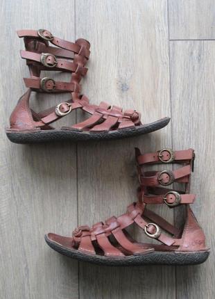 Kickers (38) шкіряні сандалі жіночі