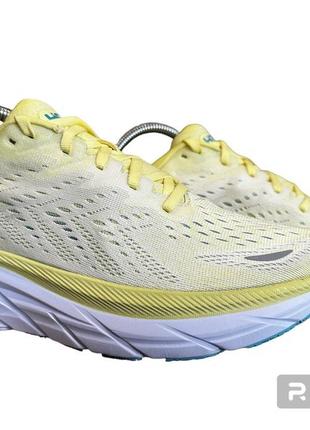 Hoka one one