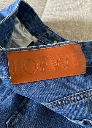 Женские синие прямые джинсы loewe с вышитым белым логотипом бренда стильные однотонные джинсы4 фото