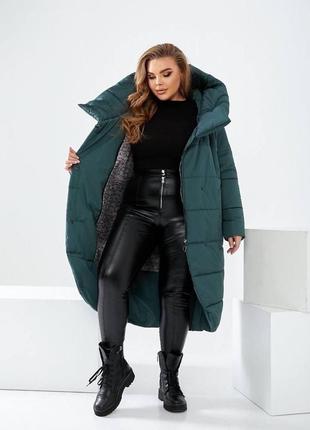 Женская зимняя стеганая длинная куртка с закругленными полами большие размеры3 фото