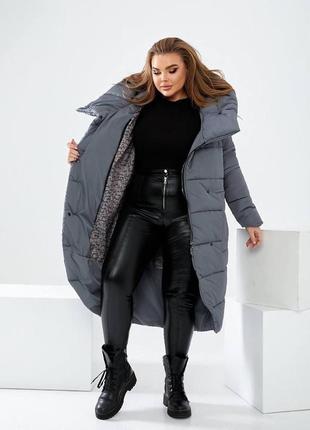 Женская зимняя стеганая длинная куртка с закругленными полами большие размеры4 фото