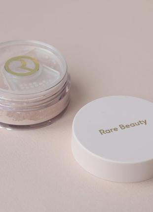 Розсипчаста пудра для обличчя — rare beauty by selena gomez always an optimist soft radiance setting powder