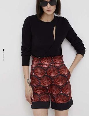 Свитер черный dkny оригинал.