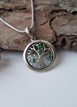 Серебряная подвеска кулон медальон дерево с зелеными  камнями черненное  серебро 925 38170ч  3.30г