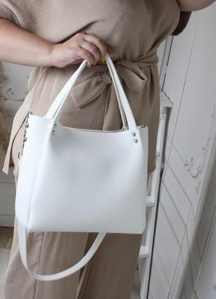 Жіноча сумка шопер середнього розміру в класичному стилі1 фото