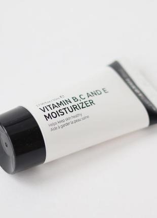 Універсальний зволожуючий крем — the inkey list vitamin b, c and e moisturizer