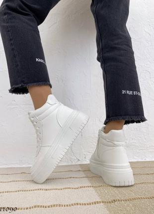 Зимние женские кроссовки