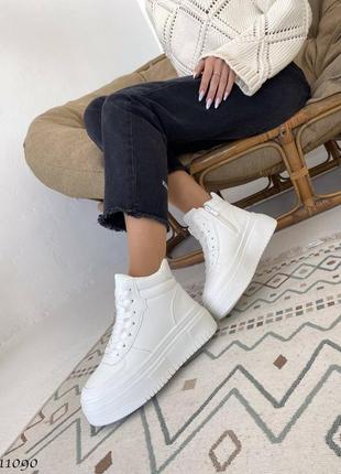 Зимние женские кроссовки