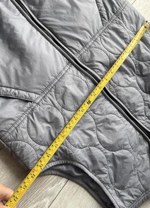 Трендовый ржак asos xxs - s жилетка на синтепоне женская серая безрукавка стеганая жилет с обитой на молнию с карманами6 фото