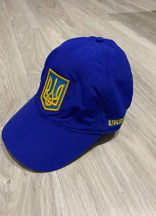 Кепка украина зимняя с ушками ( теплая ). герб украины размер 58