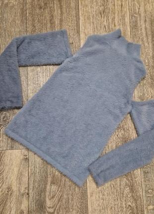 Мягкий пушистый серо-голубой свитер с открытыми плечами asos4 фото