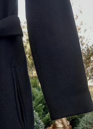 Черное шерстяное пальто миди с лацканами4 фото