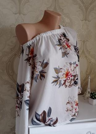 Блуза топ на плече на резинке рукав клеш укороченный жатка с большими цветами летняя женская 8