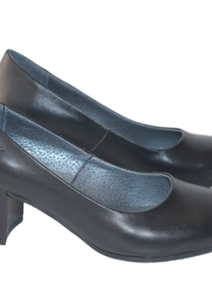 Стильные кожаные полномерные туфли-лодочки на каблуке3 фото