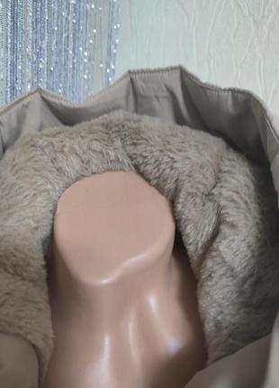 Стильна чудова куртка демісезон/парка ,колір мокко,м/s