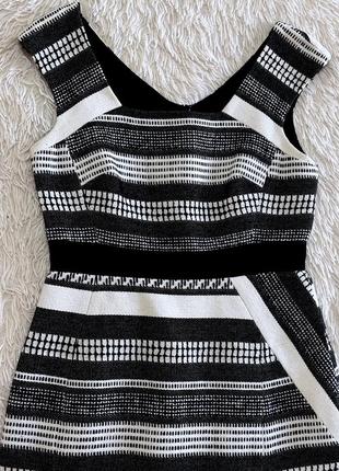 Стильное платье karen millen в черно-белых тонах7 фото