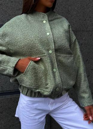 Бомбер мех баранец куртка на кнопках воротник стойкая курточка овчина кофта базовая стильная теплая хаки бежевая серая2 фото