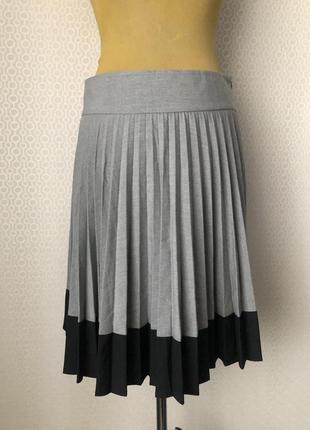 Стильная серая плиссированная юбка плиссе от h&m, размер 42, укр 48-50-52