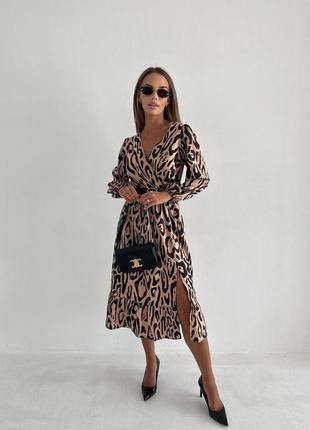 Леопардовое платье миди с разрезом длинными рукавами на резинках платья на запах с черным поясом ремнем животный принт бежевая
