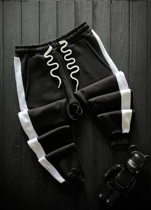 Мужские зимние спортивные штаны черные с лампасами базовые однотонные брюки на флисе (bon)