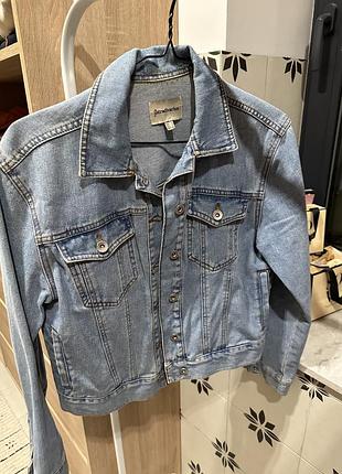 Ждинсова куртка stradivarius
