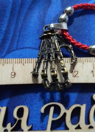 Ладонь + красная нить. 4