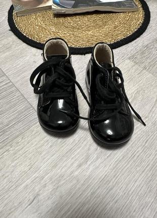 Тафельки лакові туфлі 22р черевички