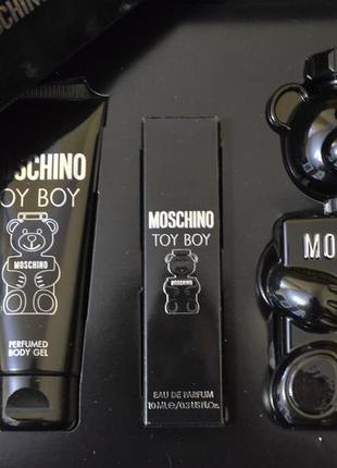 Новый набор moschino toy boy, парф. вода 100 мл+ тревел п/в 10 мл+лосьон 100 мл2 фото