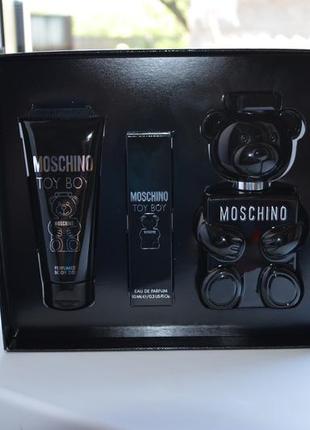 Новый набор moschino toy boy, парф. вода 100 мл+ тревел п/в 10 мл+лосьон 100 мл3 фото