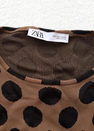 Трендове плаття сукня з об'ємними довгими рукавами zara тепле з драпіровкою в горох7 фото