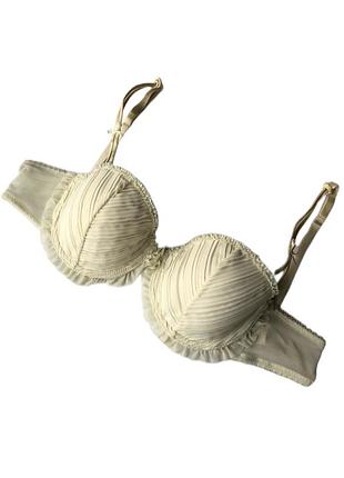 Красивый бюстгальтер от virginware