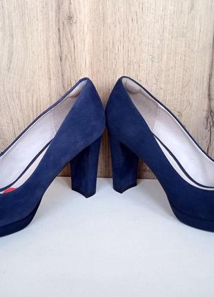 Натуральные замшевые туфли, классические женские лодочки синие на каблуке, новые, р. 404 фото