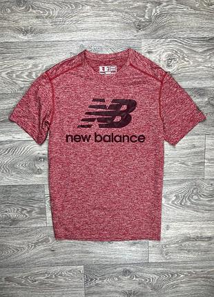 New balance футболка s размер спортивная красная с принтом оригинал