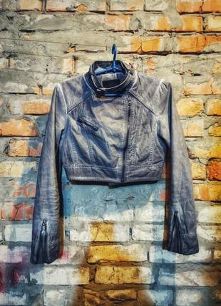 Куртка джинсовая косуха sisters point с потертостями воротник чокер1 фото