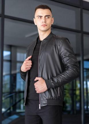 Мужской бомбер кожаный приталенный черный из гладкой кожи | мужская куртка осенняя без капюшона из кожи (bon)