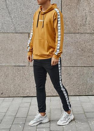 Мужской спортивный костюм adidas оранжевый с черным с лампасами весенний | комплект худи и штаны адидас (bon)