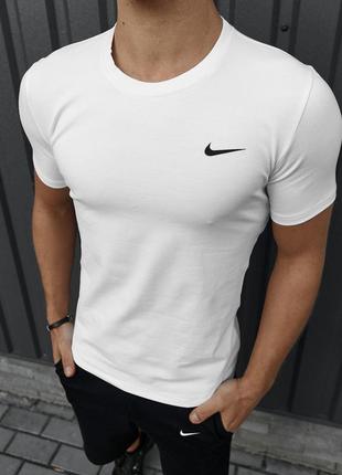 Мужской летний костюм nike футболка + шорты белый с черным комплект найк (bon)4 фото