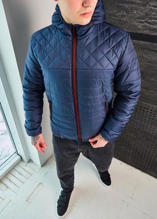 Мужская стеганная спортивная куртка на весну с капюшоном хаки с подкладкой вышивка в ромбик   (bon)8 фото