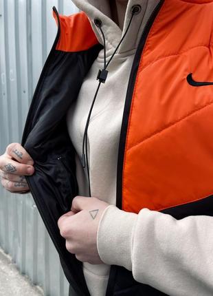 Мужская жилетка nike черная с оранжевым без капюшона весення осенняя | безрукавка найк демисезонная (bon)6 фото