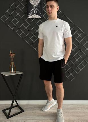 Мужской летний костюм nike футболка + шорты белый с черным комплект найк на лето (bon)