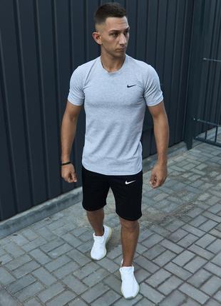 Чоловічий літній костюм nike футболка + шорти сірий із чорним комплектом найк (bon)
