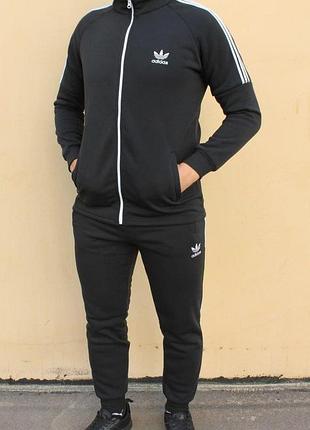 Чоловічий зимовий спортивний костюм adidas чорний без капюшона на блискавці адідас із лампасами (bon)