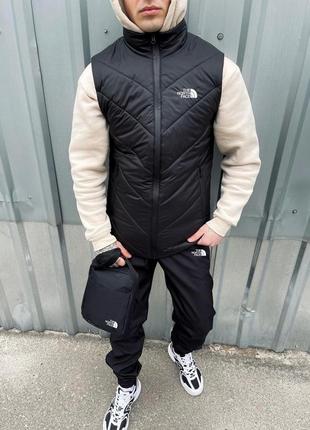 Мужской спортивный костюм the north face жилетка + штаны + барсетка из плащевки черный зе норт фейс (bon)