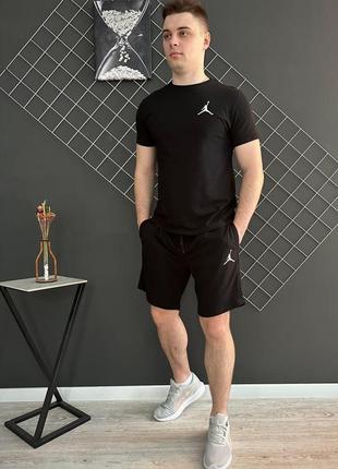 Чоловічий літній костюм jordan футболка + шорти чорний комплект джордан на літо (bon)
