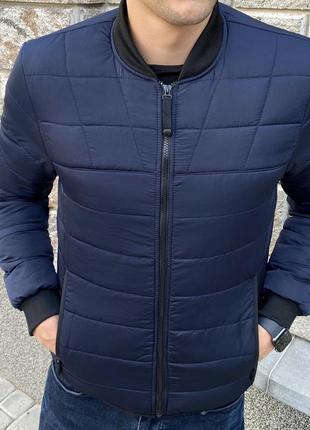 Чоловічий бомбер синій утеплений до 0 °c куртка чоловіча без капюшона демісезонна осінка весняна (bon)