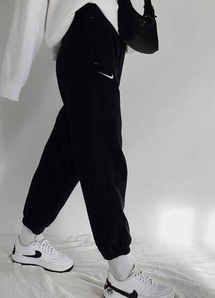 Карго брюки на флисе теплые брюки спортивные высокая посадка резинки манжеты брючины джоггеры оверсайз найк nike7 фото