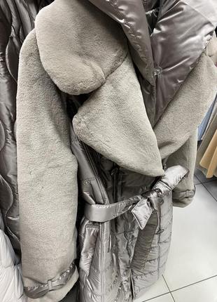 Alberto bini пальто зимове стьобане пальто сіро-бежеве довге зимове пальто з капюшоном4 фото