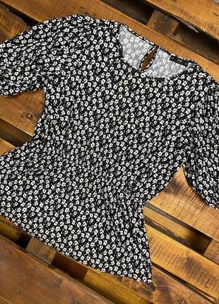 Жіноча блуза у квітковий принт f&f (еф енд еф хлрр ідеал оригінал чорно-біла)