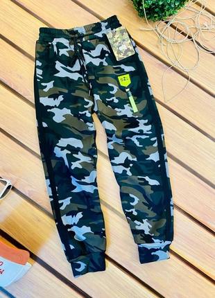 Спортивні штани камуфляж