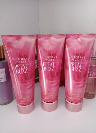 Victoria´s secret парфюмированный лосьон petal buzz 236 мл fragrance lotion виктория сикрет2 фото